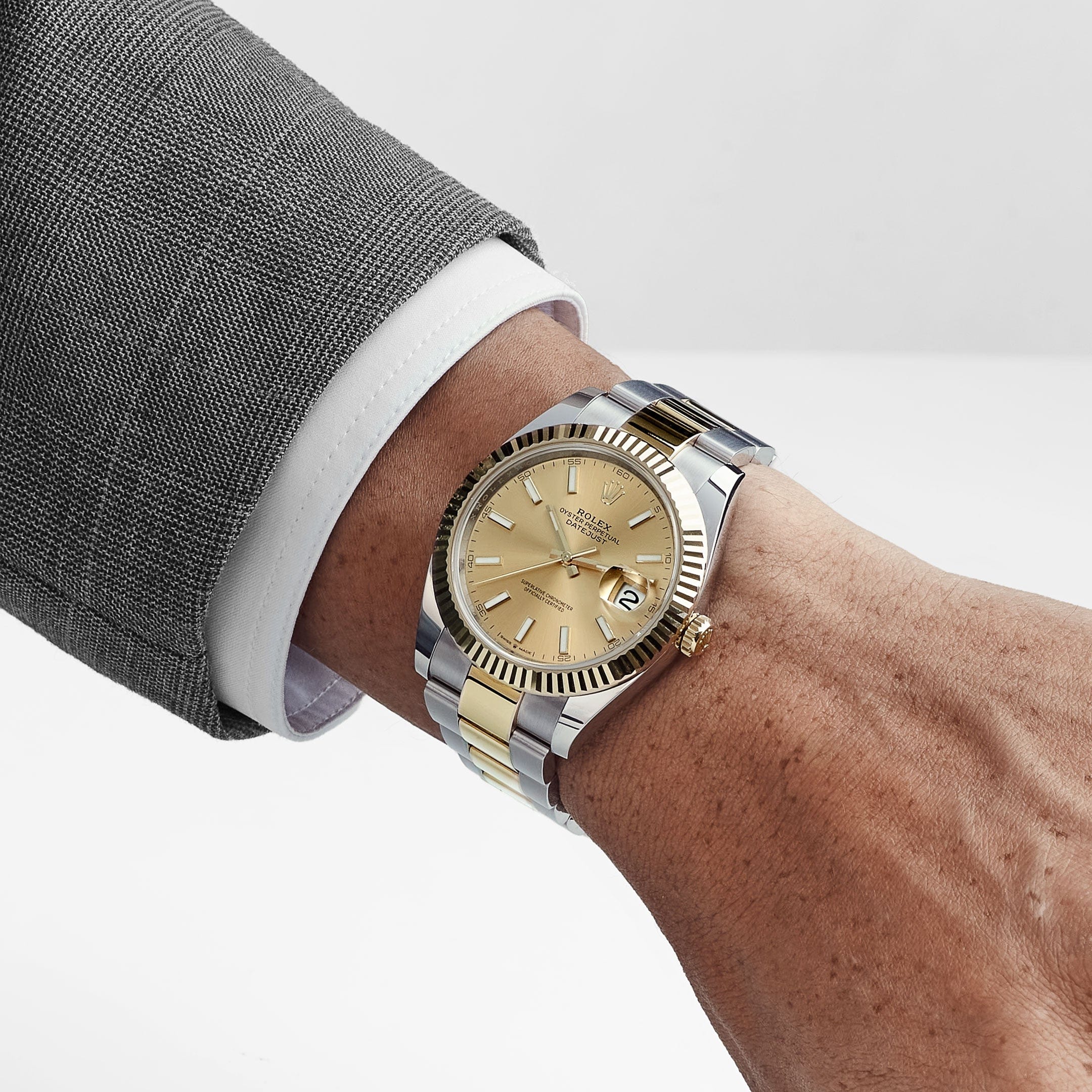 Rolex Datejust 41 126333 Stainless Steel Yellow Gold Champagne Dial Oyster (2023)