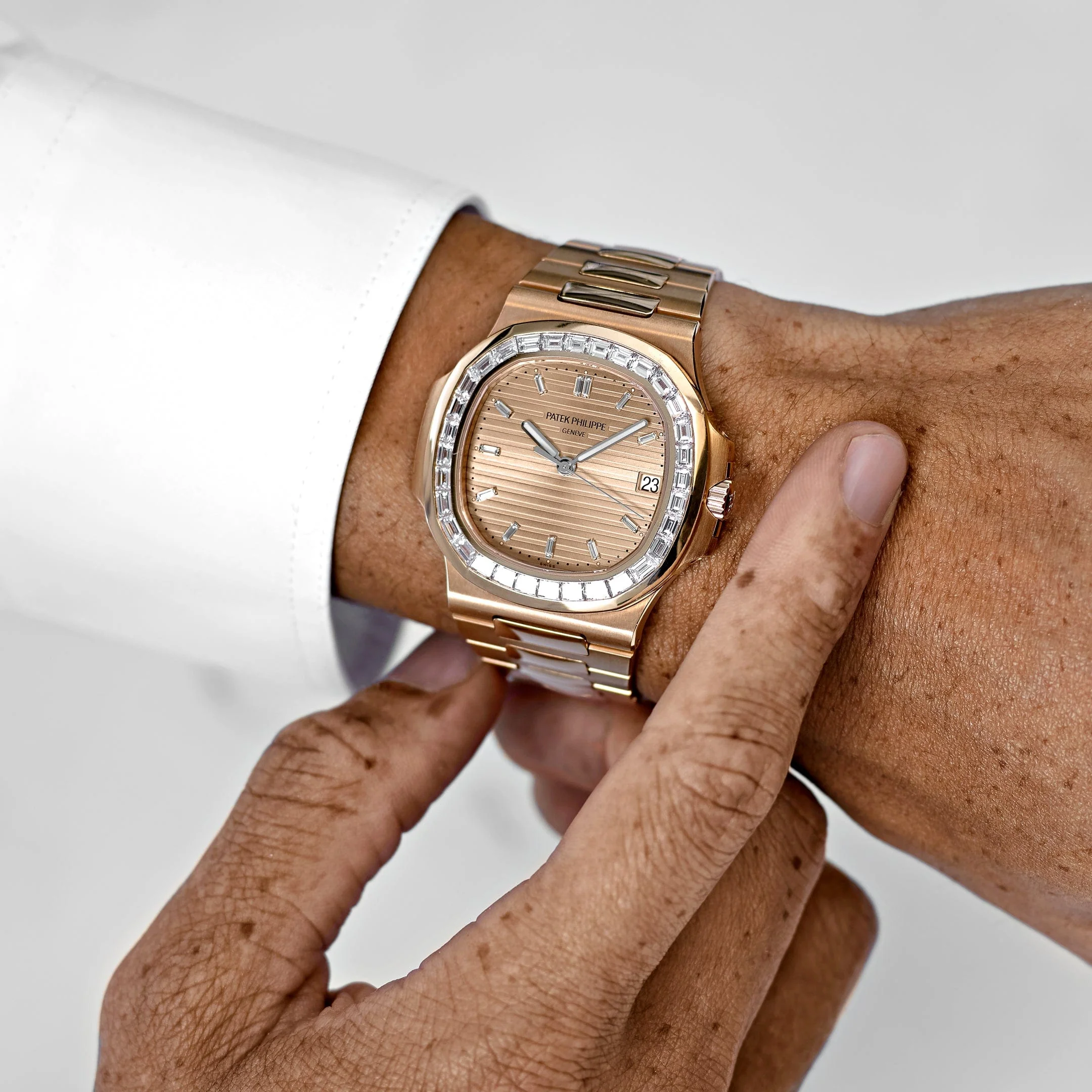 Patek Philippe Nautilus 5723/1R-001 Rose Gold Diamond Bezel