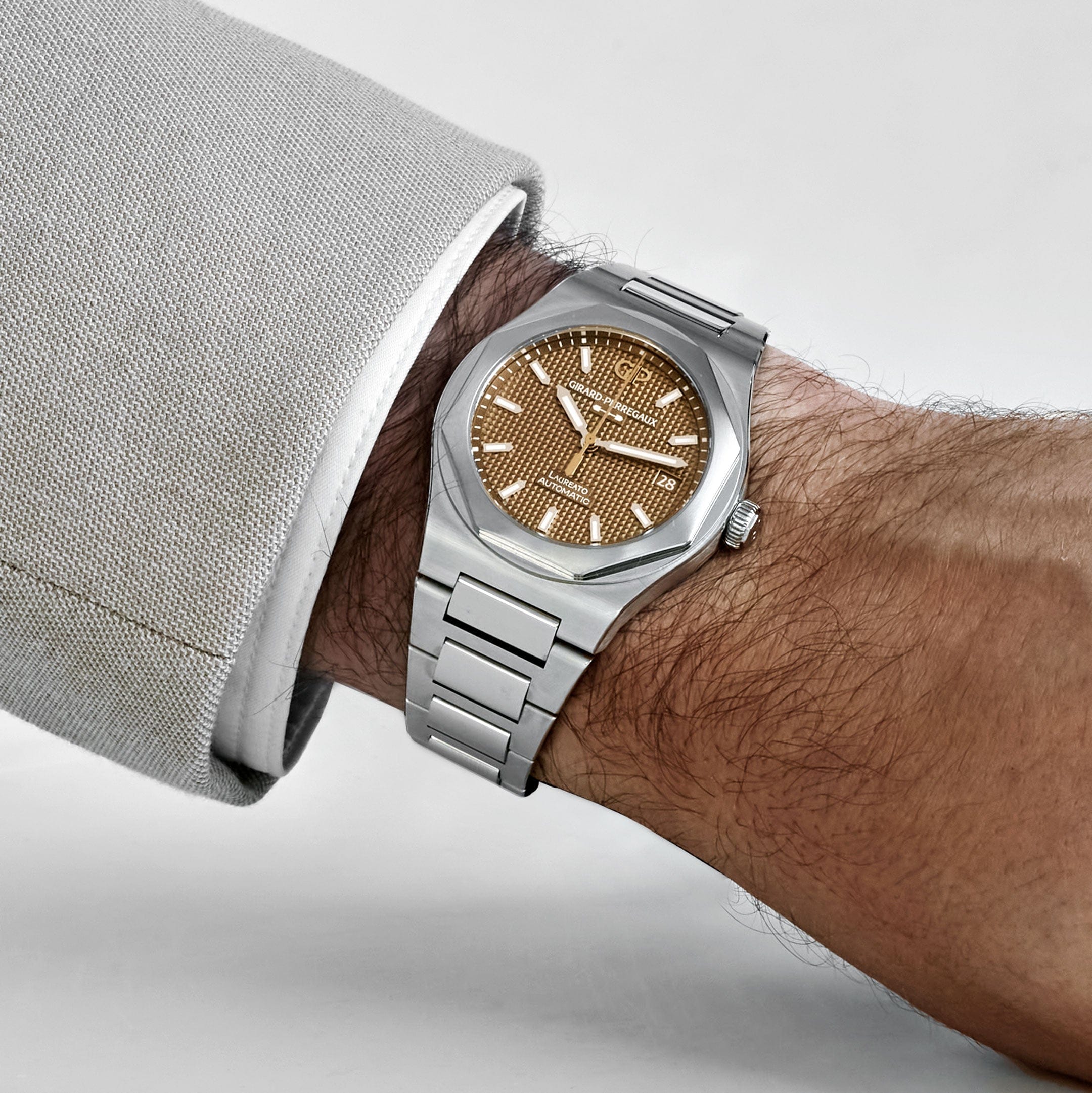 Girard Perregaux Laureato 38 81005-11-3154-1CM Stainless Steel Copper Dial (2023)