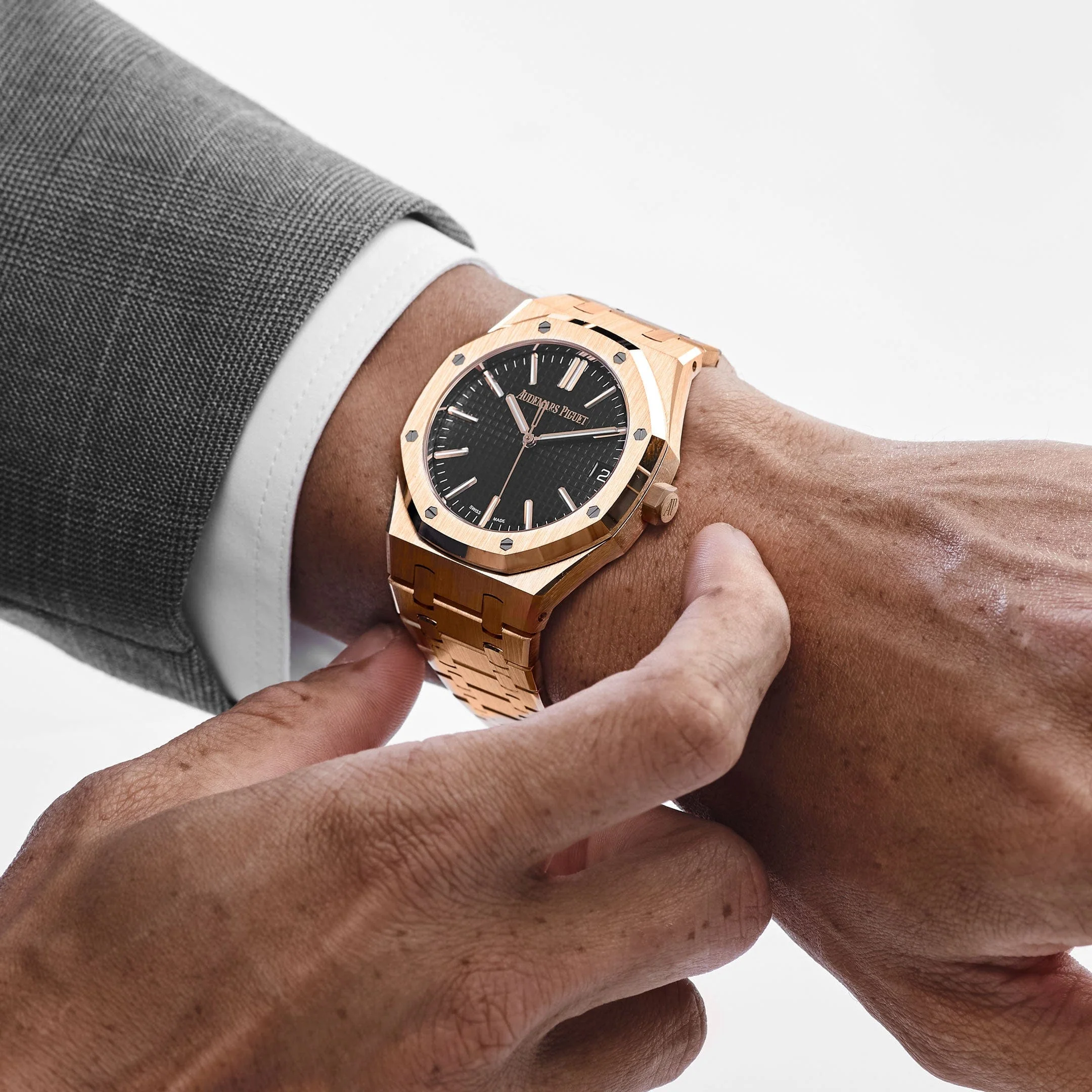 Audemars Piguet Royal Oak 15510OR.OO.1320OR.04 Rose Gold Black Dial