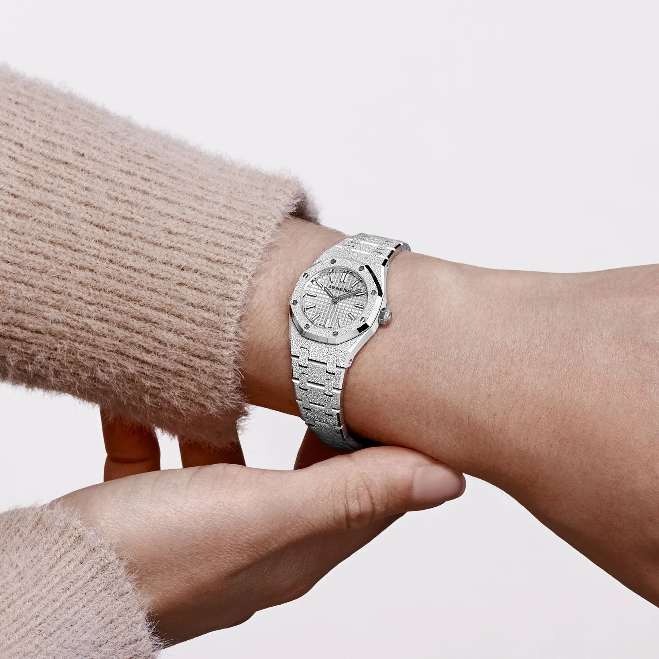 Audemars Piguet Royal Oak 67630BC.GG.1312BC.01-B 'Mini' Frosted White Gold Quartz (2025)