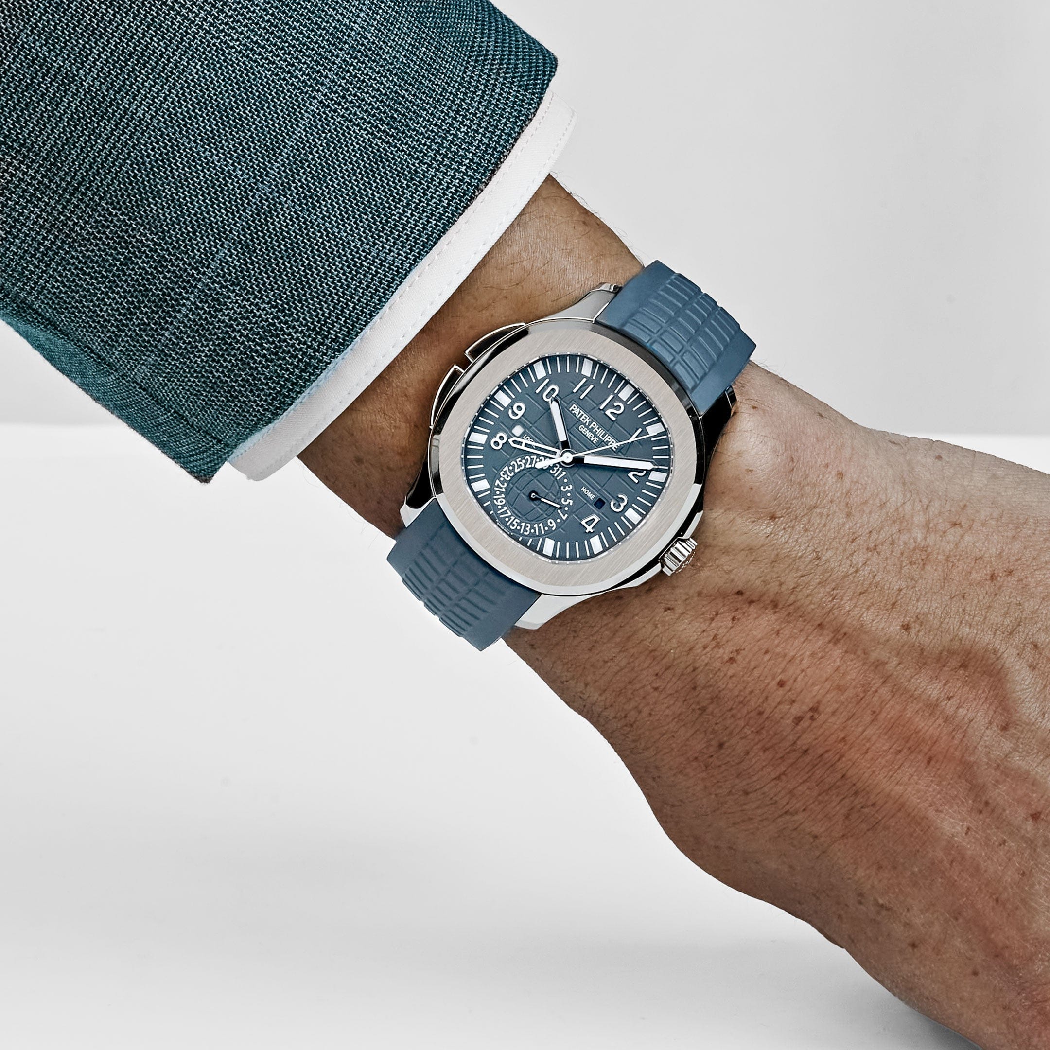 Patek Philippe Aquanaut 5164G-001 'Travel Time' White Gold Blue-Gray Dial (2025)