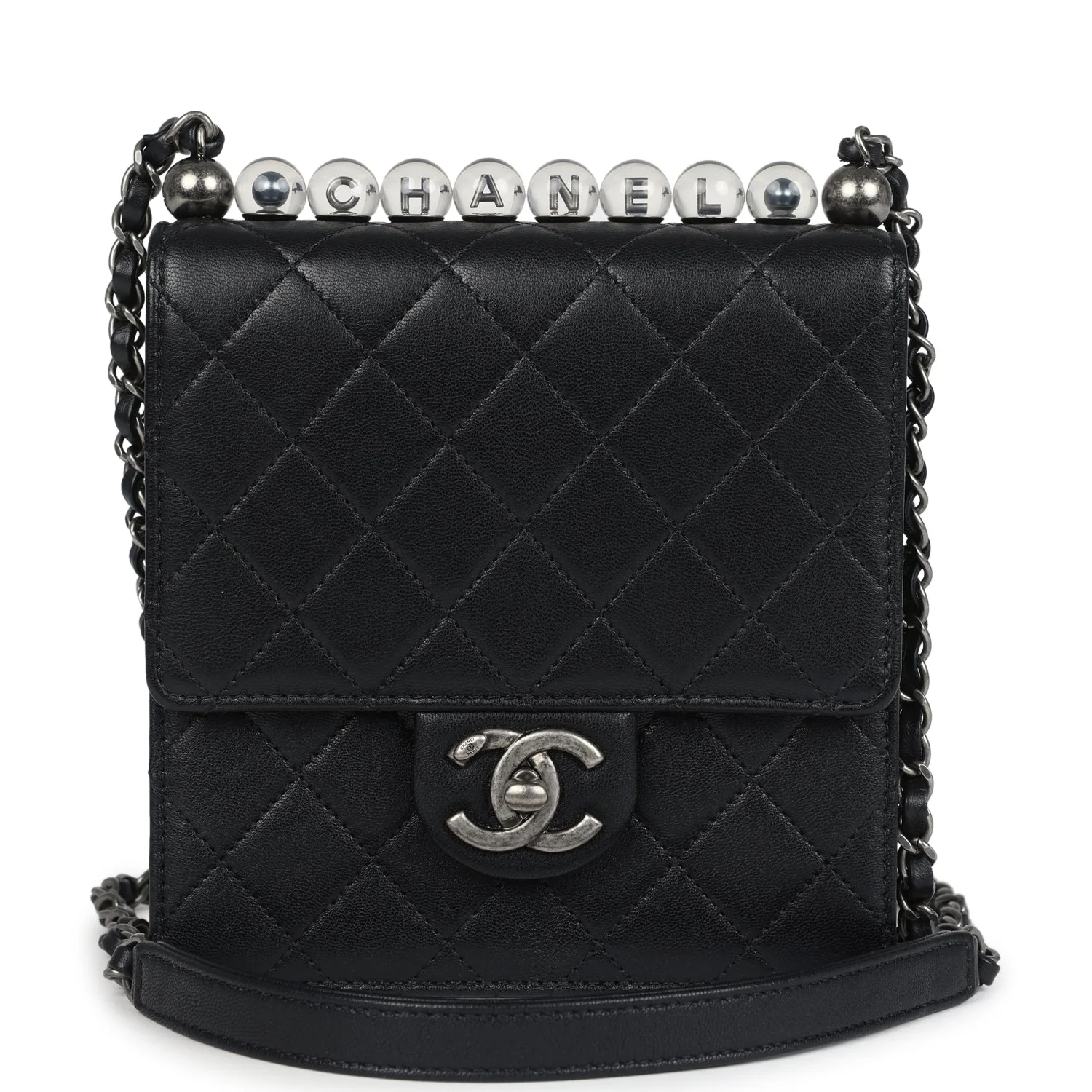 Pre-owned Chanel Chic Pearls Flap Bag Black Calfskin Aged Ruthenium Hardware