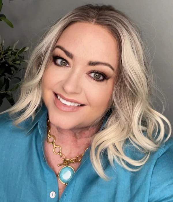 Roxy | Blonde Wavy Bob Synthetic Lace Front Wig