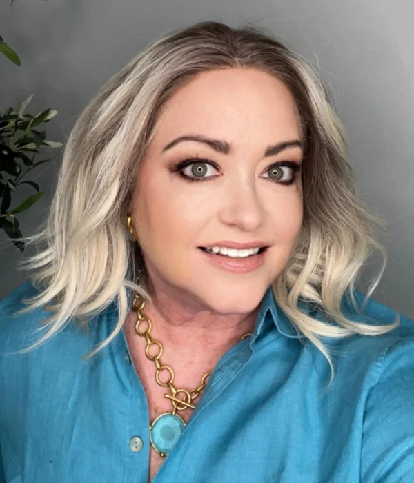 Roxy | Blonde Wavy Bob Synthetic Lace Front Wig