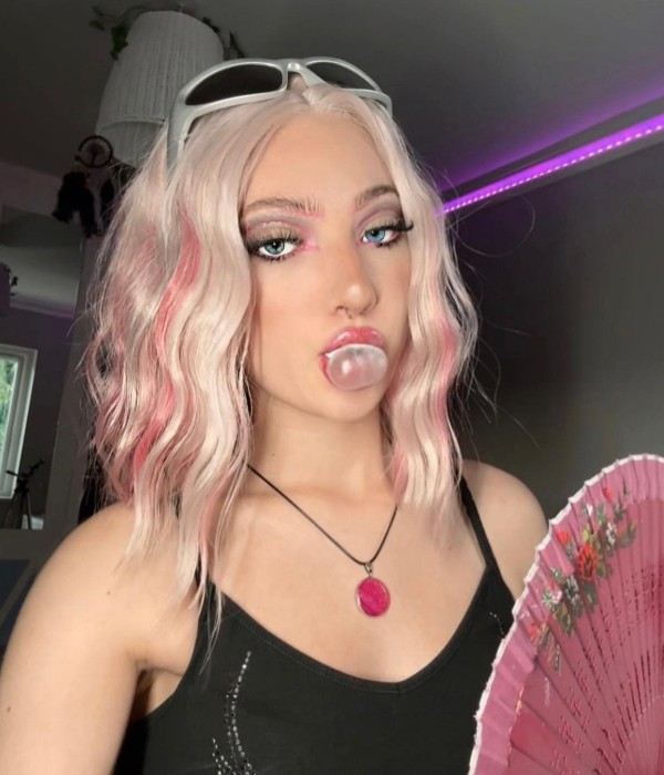 Petal Pop | Pastel Pink with Hot Pink Streaks Wavy Bob Synthetic Wig