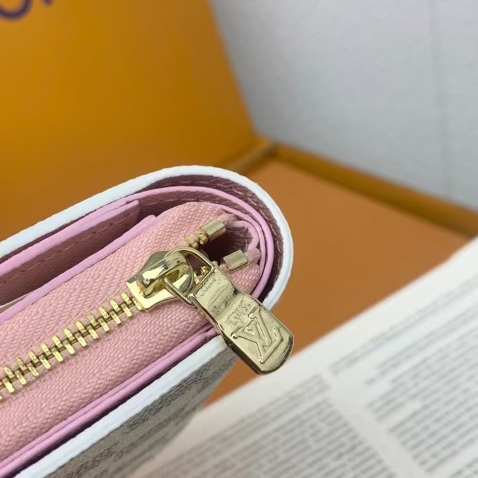 Louis Vuitton Women Card Holder M83689