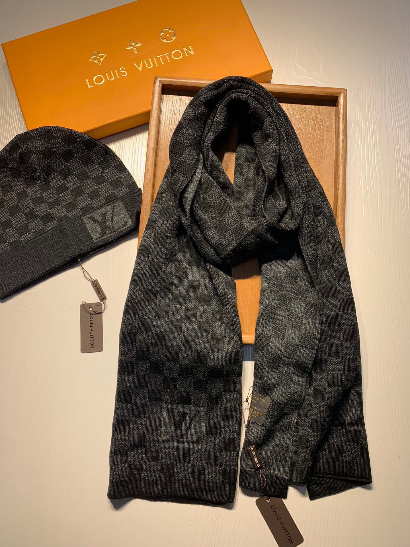 Louis Vuitton Knitted Hat+Scarf