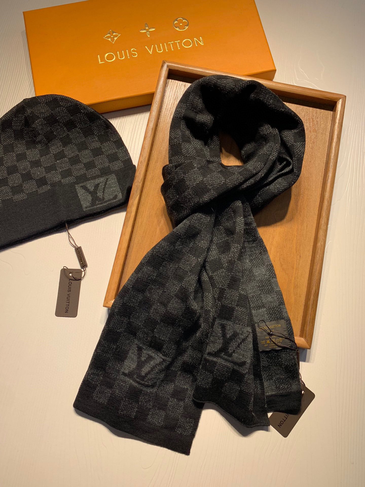 Louis Vuitton Knitted Hat+Scarf