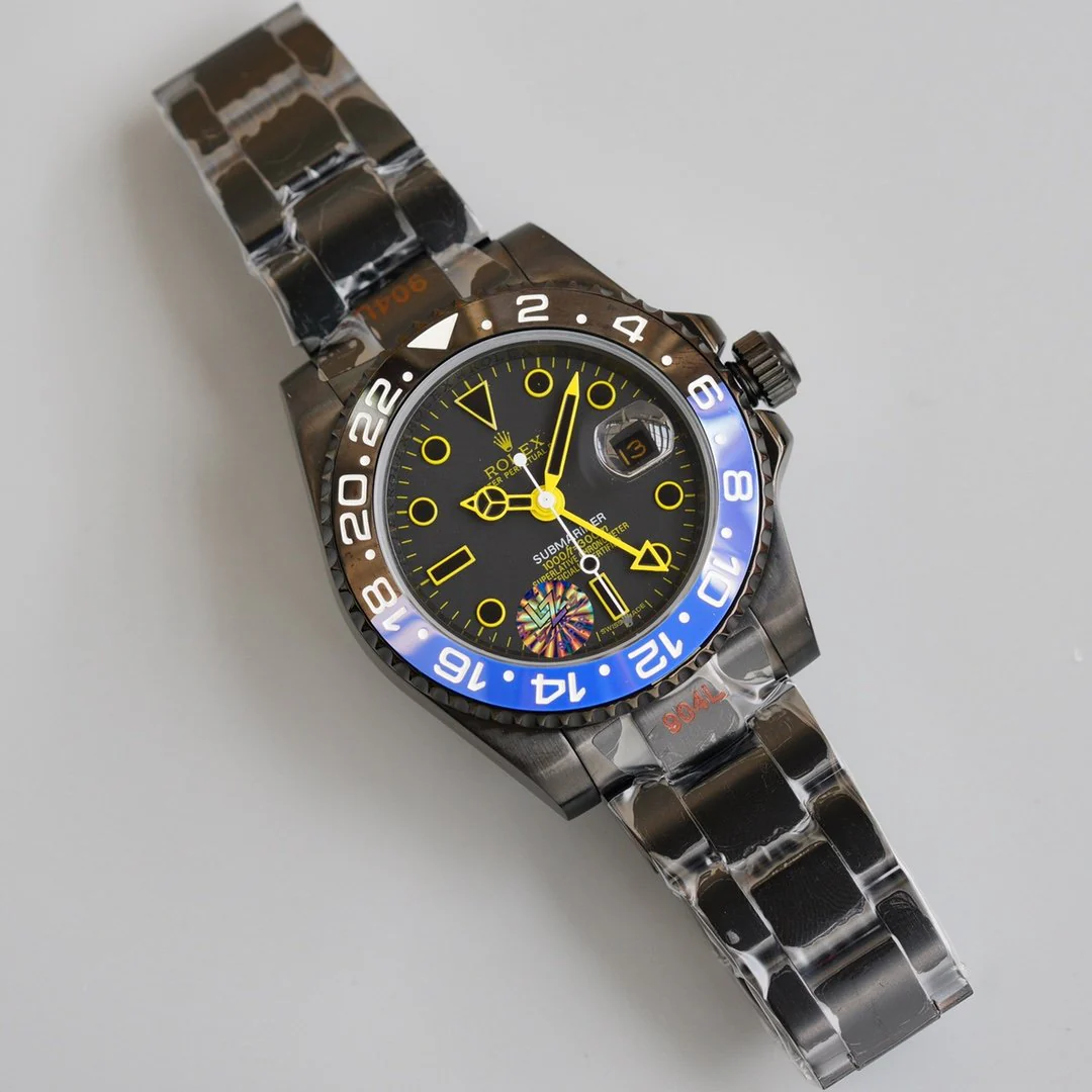 GMT-MASTER II CUSTOM BLACK BATMAN BEZEL YELLOW NUMERALS
