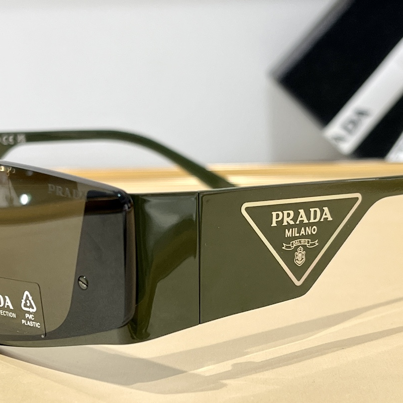 Prada Runway sunglasses SPR58Z