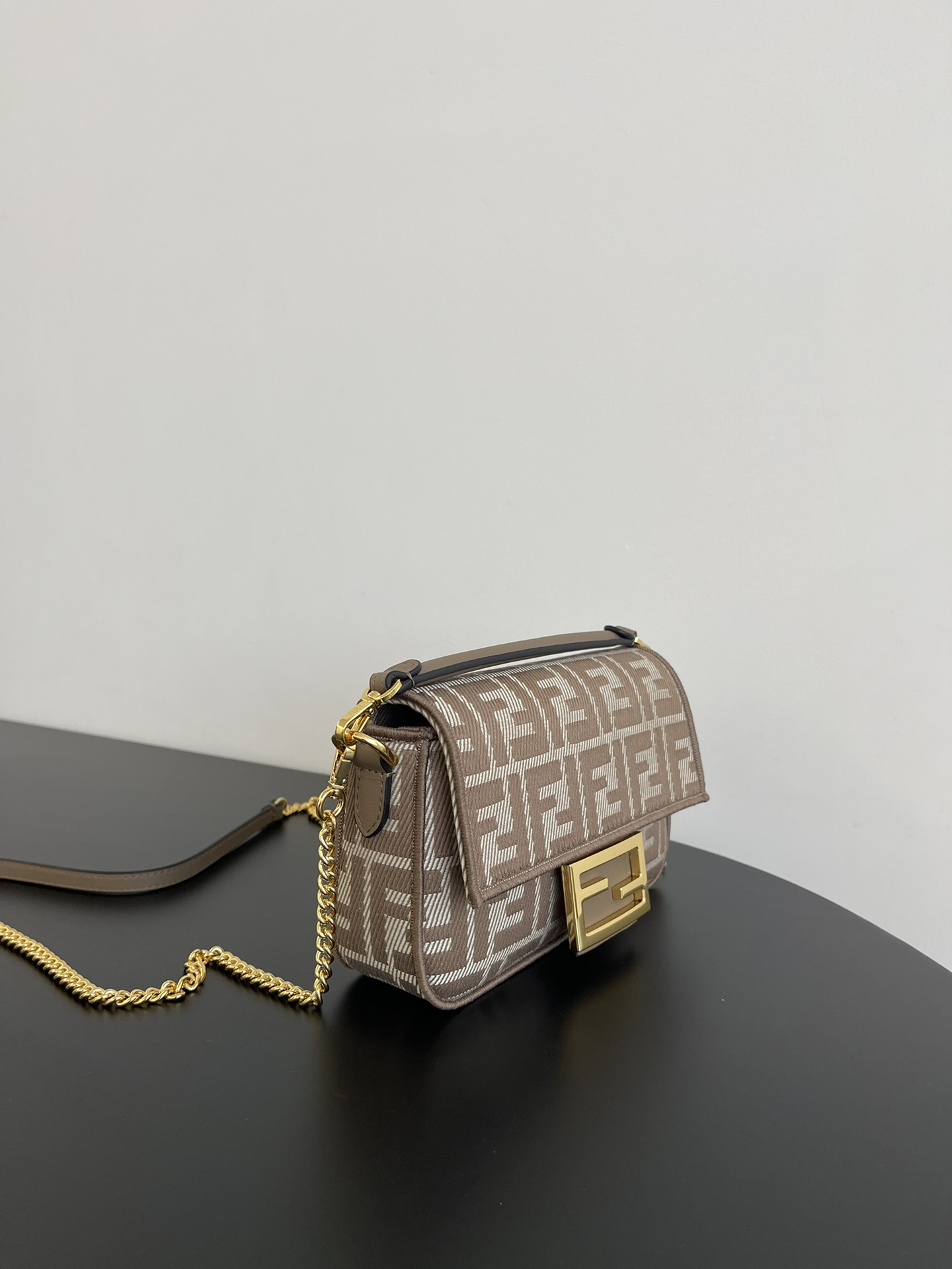 Fendi Baguette Shoulder Bags Small 19*10*4cm