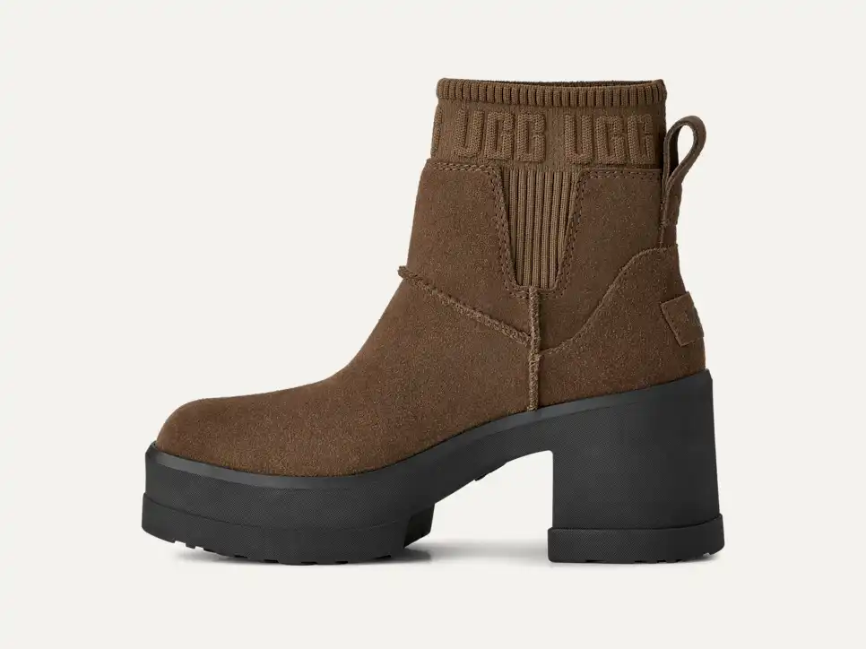UGG Women's Moxy Chelsea