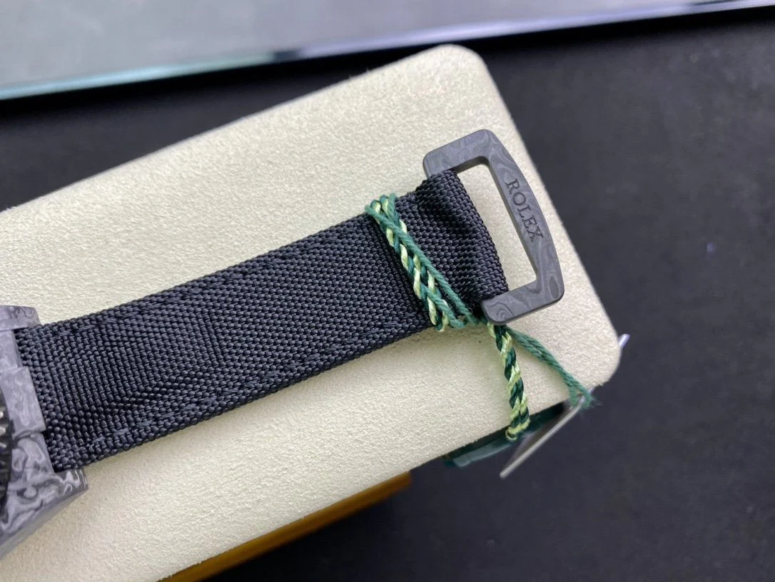 GMT - MASTER II CARBON CASE WHITE