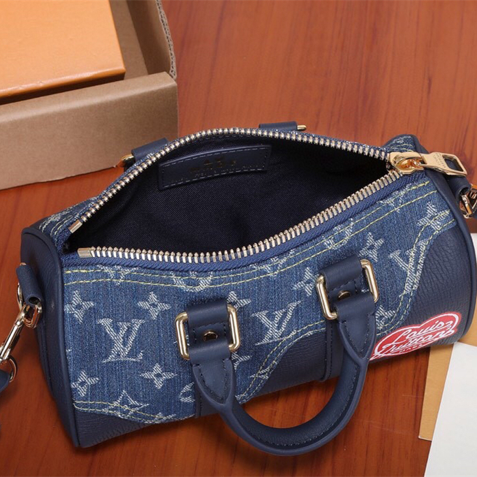 Louis Vuitton Mens Shoulder Bags 21*12*9cm