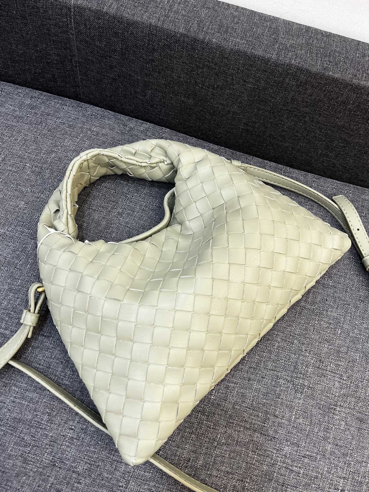 Bottega Veneta HO Shoulder Bags 28*17cm