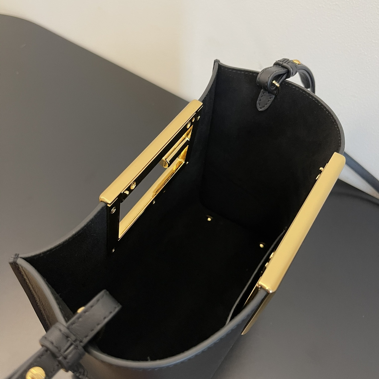 Fendi New Shoulder Bags 20*17*9cm