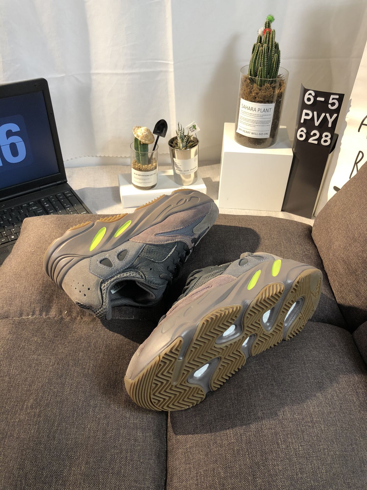 Yeezy 700 Boost Mens/Women's Sneakers Shoes 36 - 45