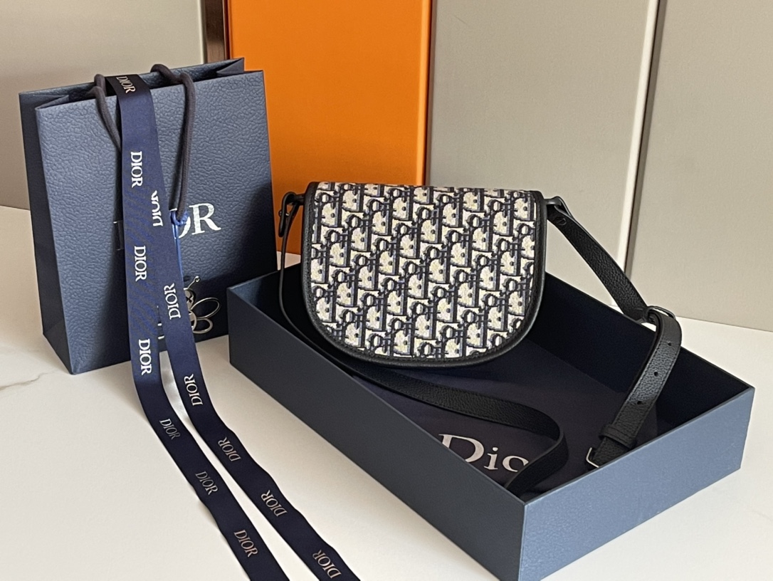 Dior 2022SS Gallop Men Shoulder Bags 20.5*16*5cm