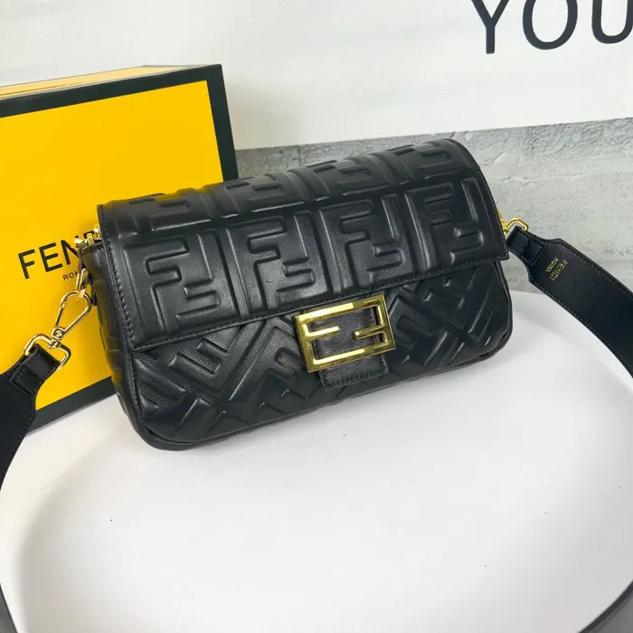 Fendi Baguette Women Shoulder Bags 27*6*15cm