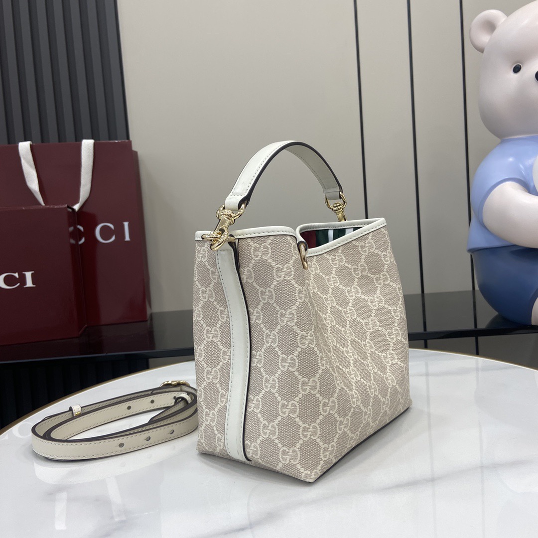 Gucci GG Emblem Women Shoulder Bags Size 20*18*11cm