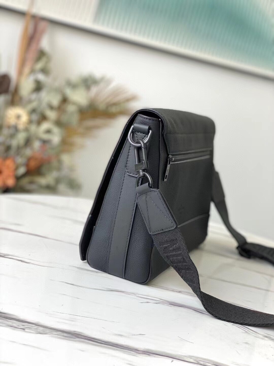 Louis Vuitton M57080 Aerogram Shoulder Bags Size 22*16.5*7cm