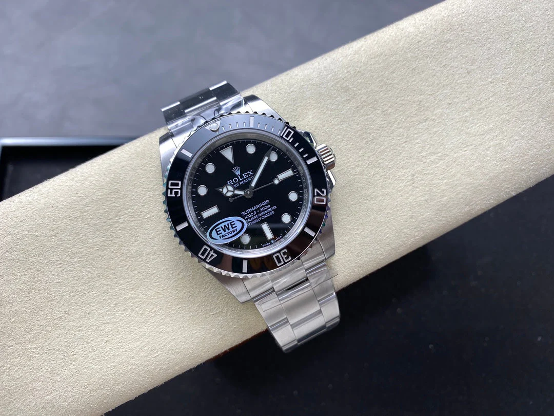 Rolex Submariner 41mm Silver Black