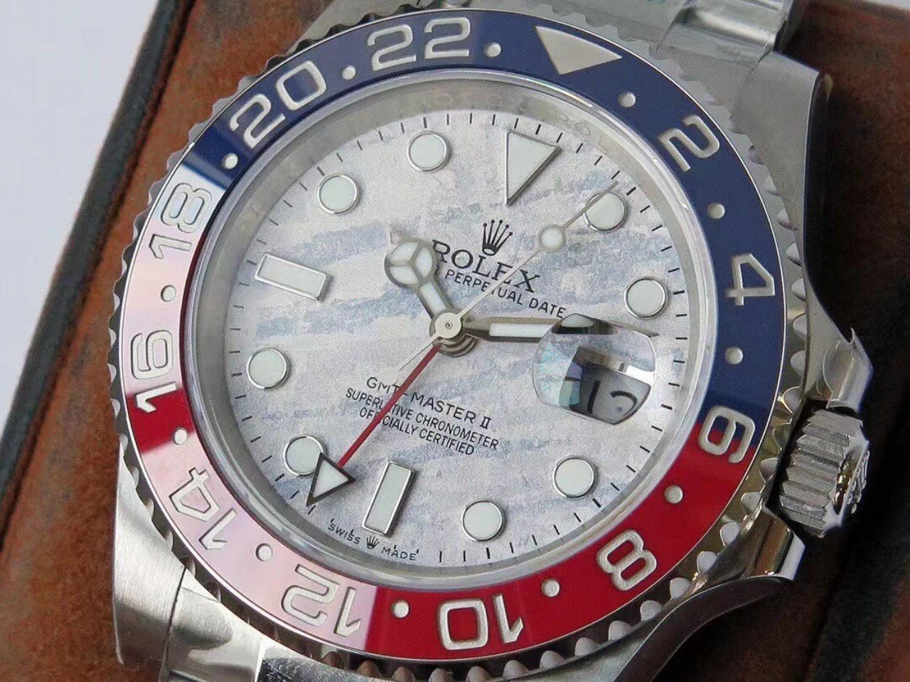 GMT-MASTER II PEPSI MATEORITE DIAL
