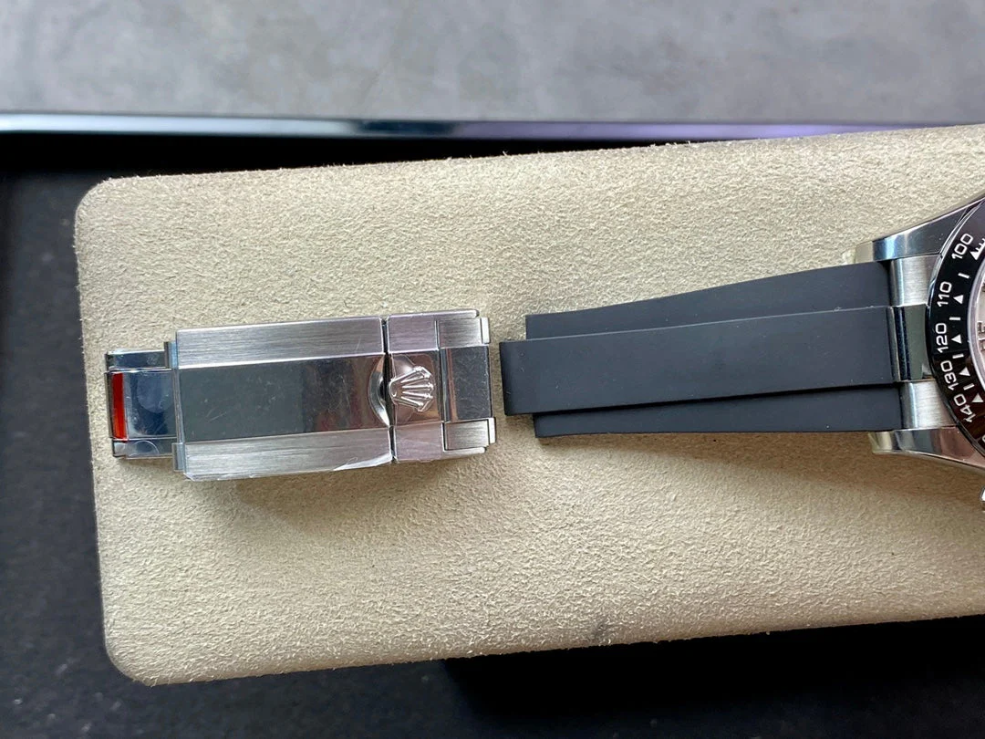 DAYTONA STEEL CASE CERAMIC WHITE MOP DIAMOND NUMERALS