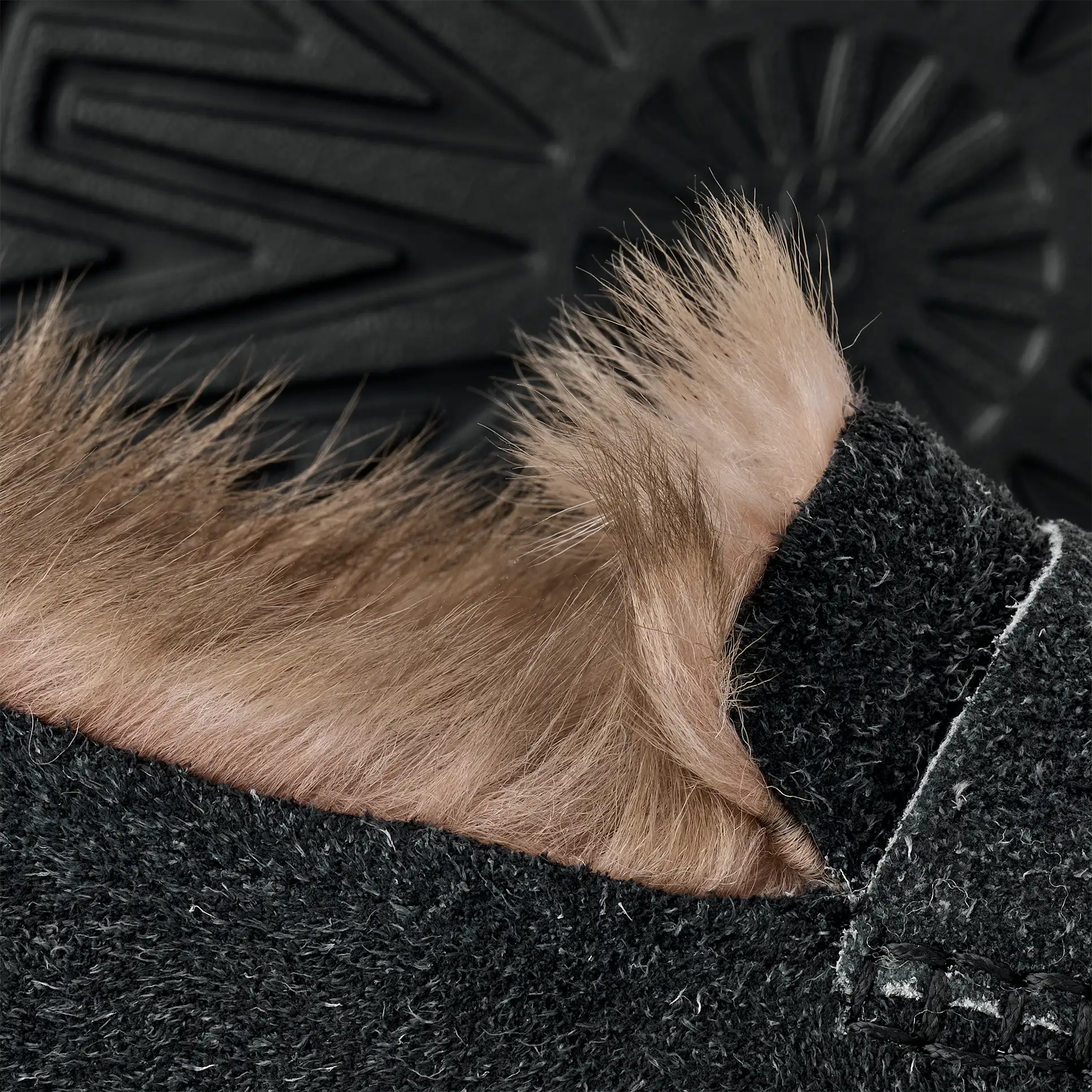 UGG Women's Ellis Loafer