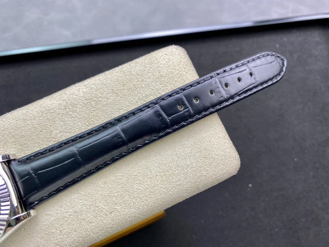 DAY-DATE 41MM STAINLESS STEEL RED DIAL