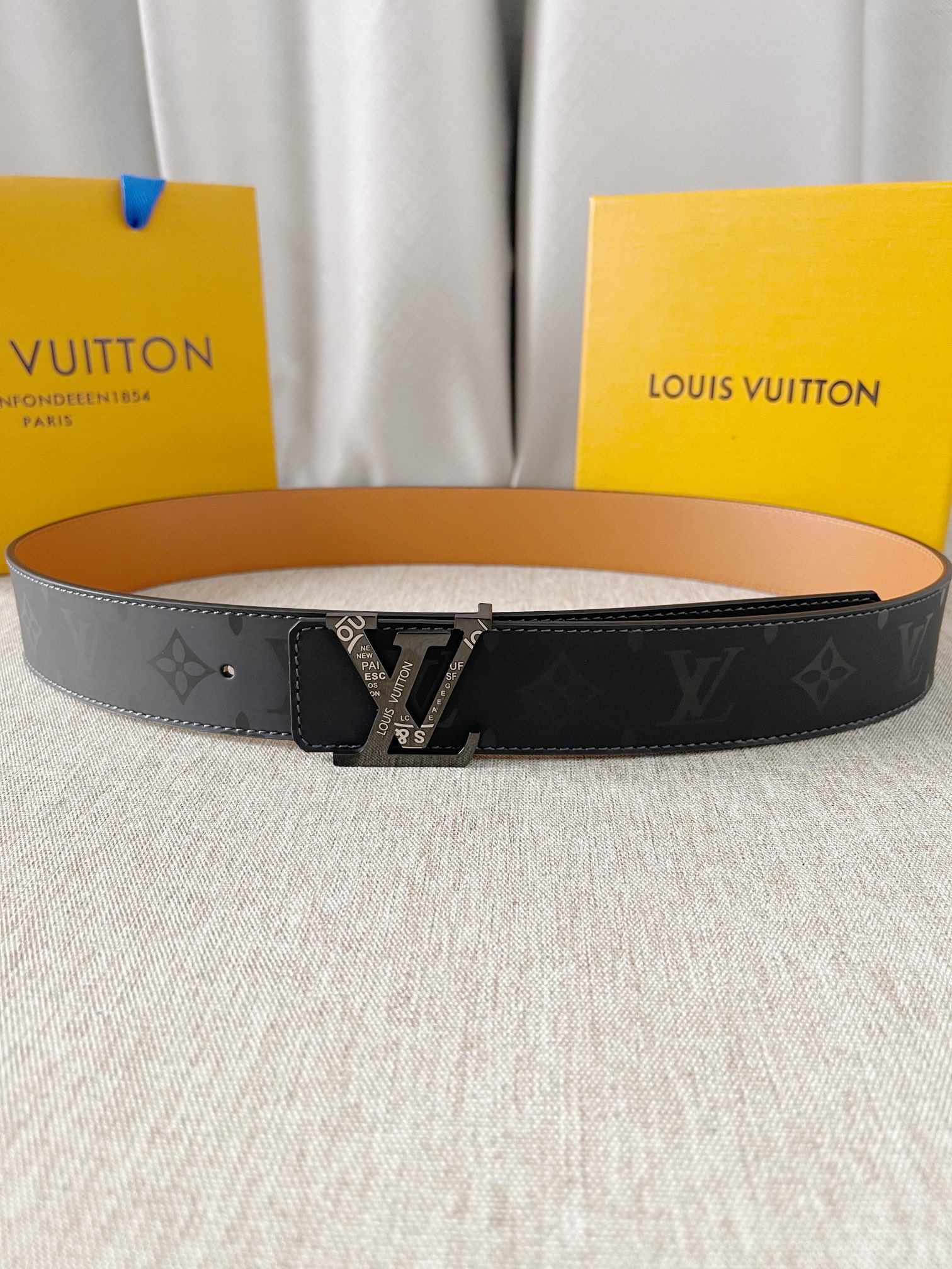 Louis Vuitton Men Belt Width 4cm