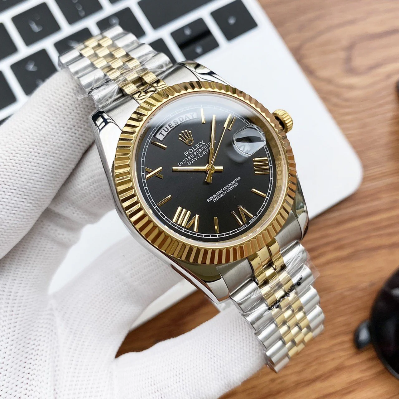 DAY-DATE 40 GOLD STEEL JUBILEE BRACELET