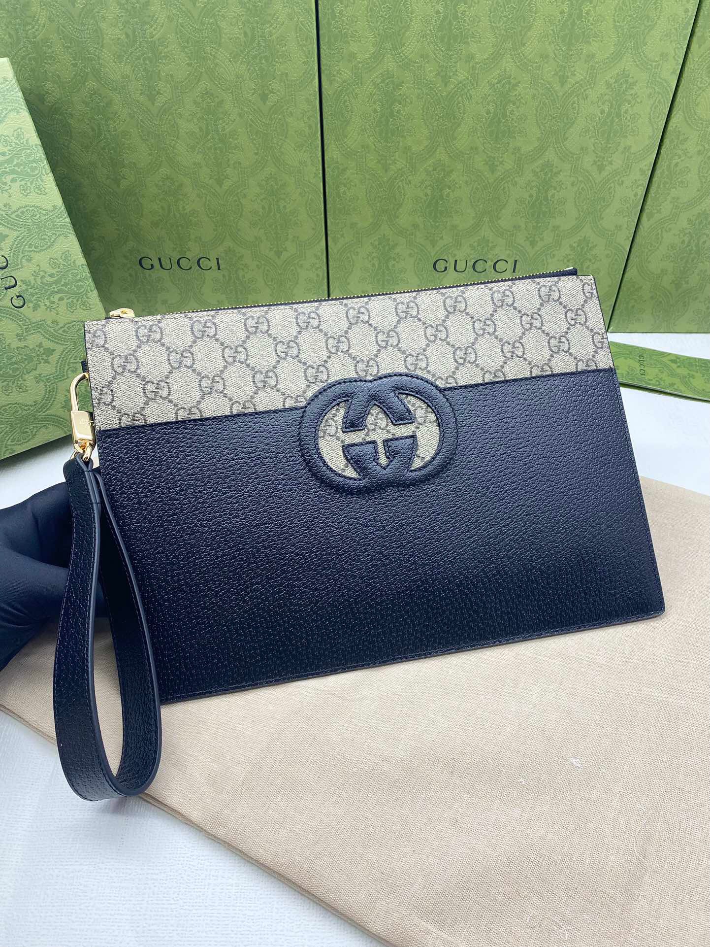 Gucci GG Supreme Unisex Clutch Bags 30*21cm