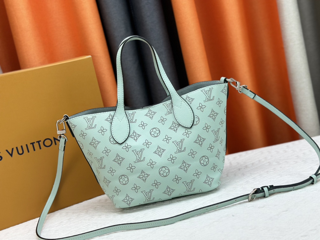 Louis Vuitton Blossom Women Handbag 20*20*12.5cm