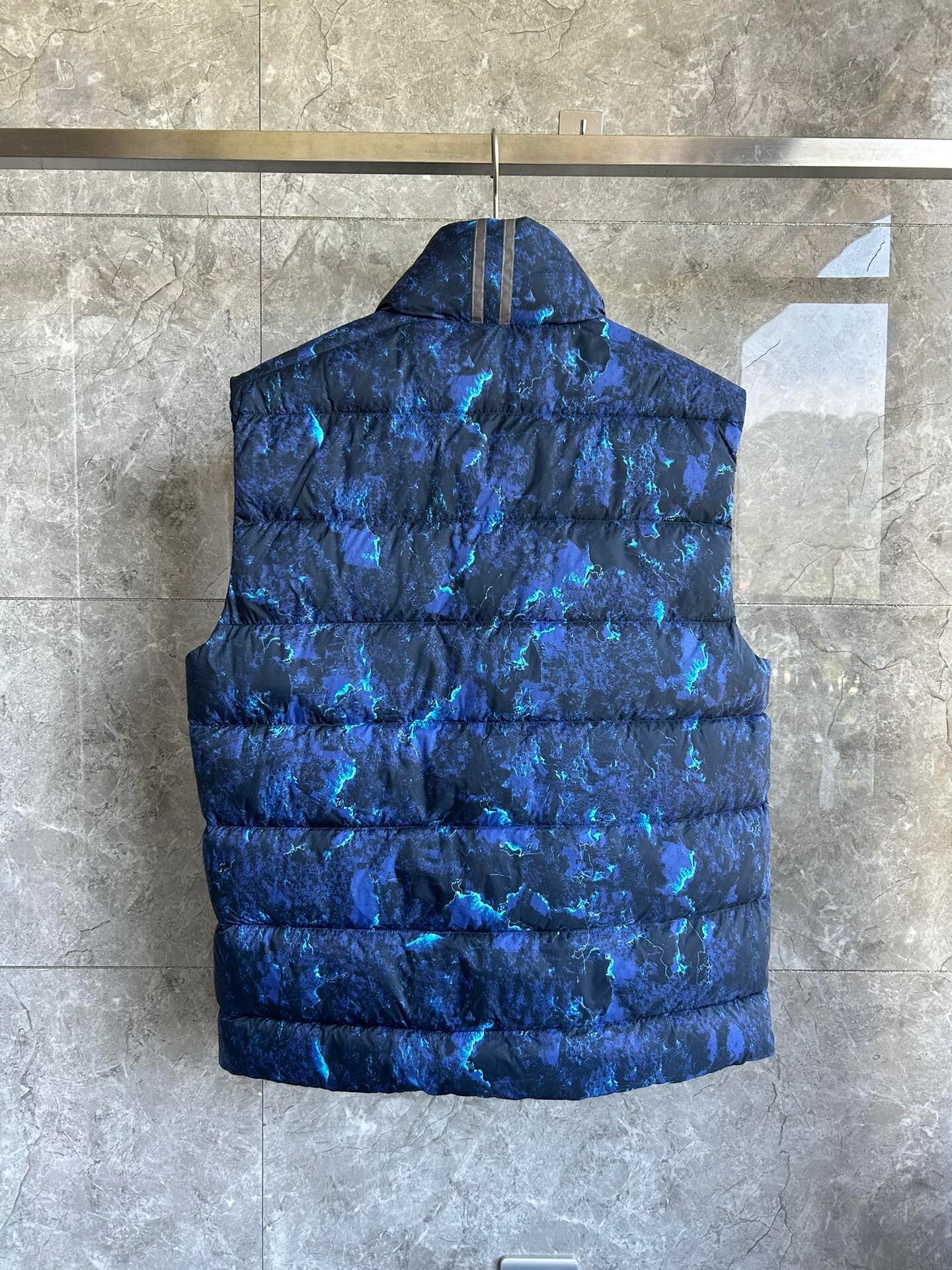 Canada Goose E2229 Crofton Vest-WD Men Winter Vest Size S-XXL