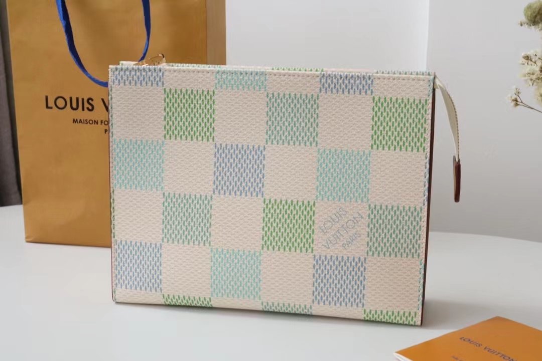 Louis Vuitton Monogram Titanium Clutch Bags Size 26*20*5cm