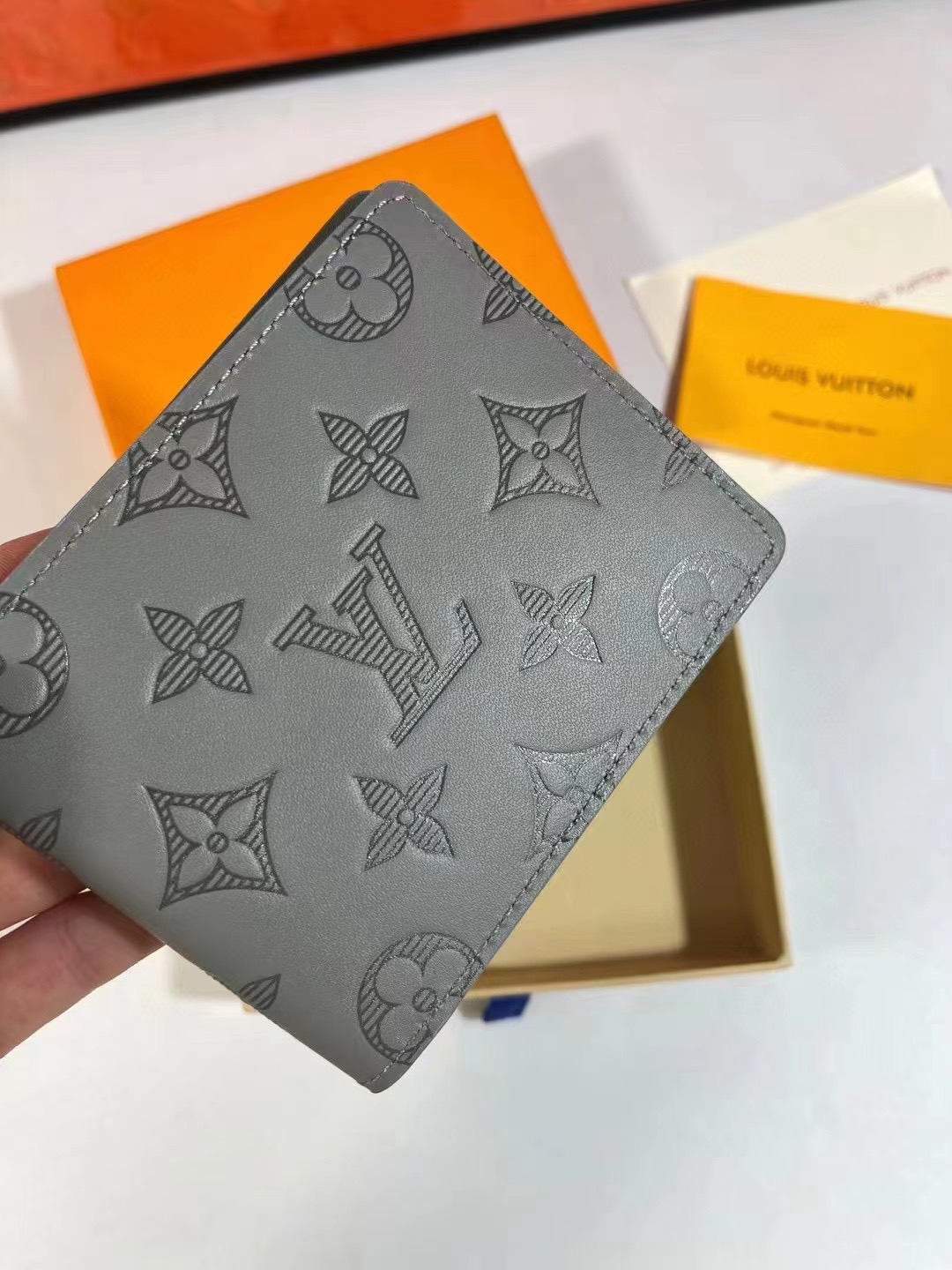 Louis Vuitton Men Wallet M62901 11.5*9*1.5cm