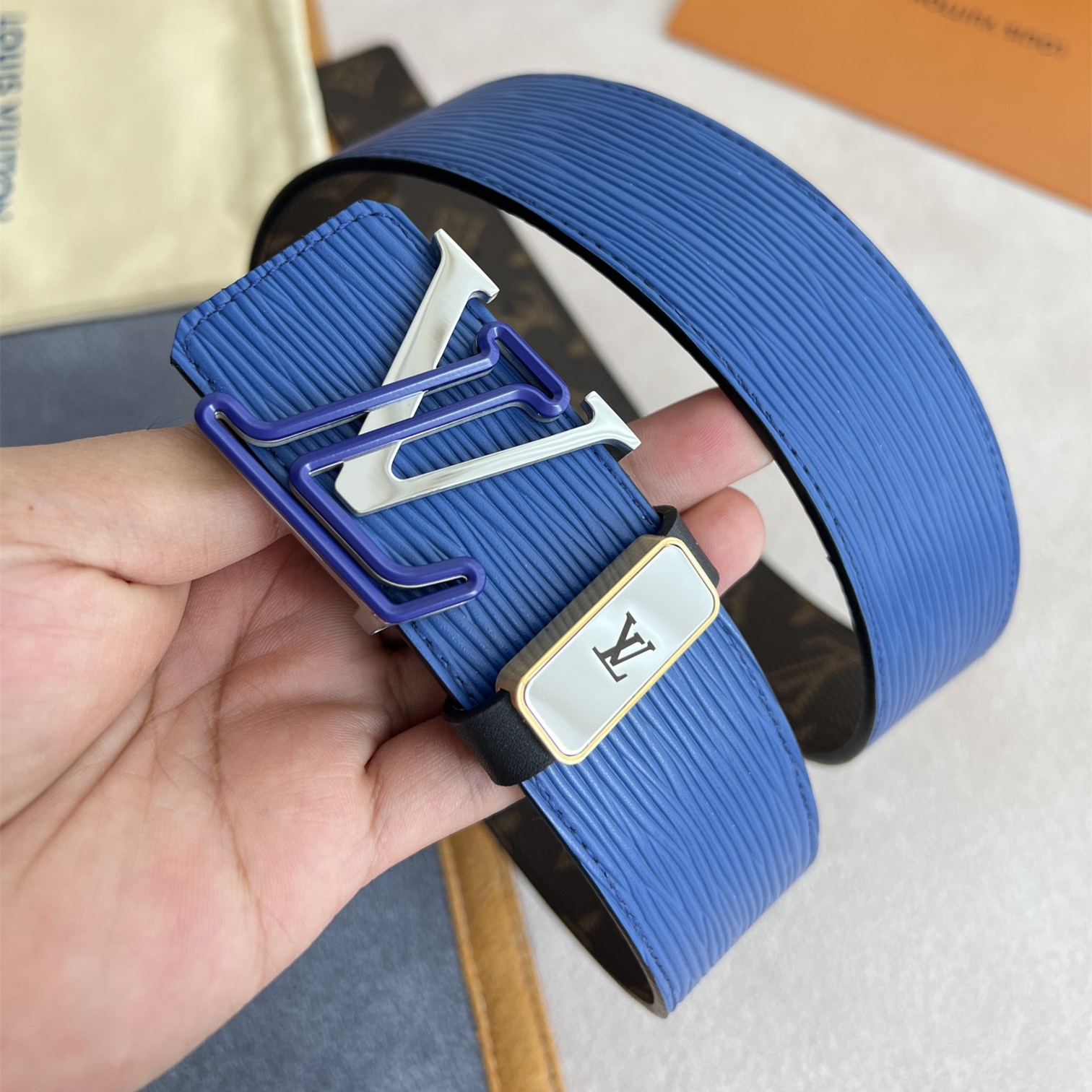 Louis Vuitton Men Belt Width 4cm