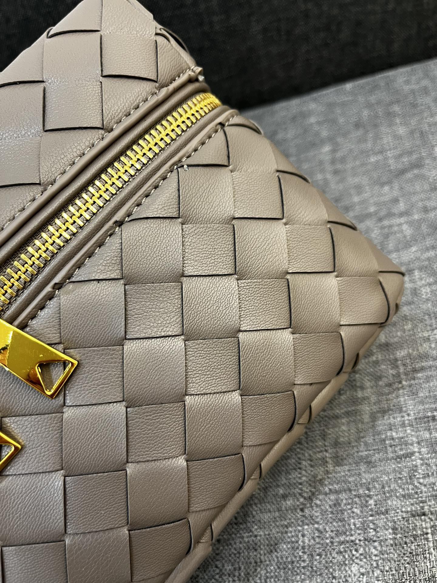 Bottega Veneta Vanity Case Shoulder Bags 24*13*6cm