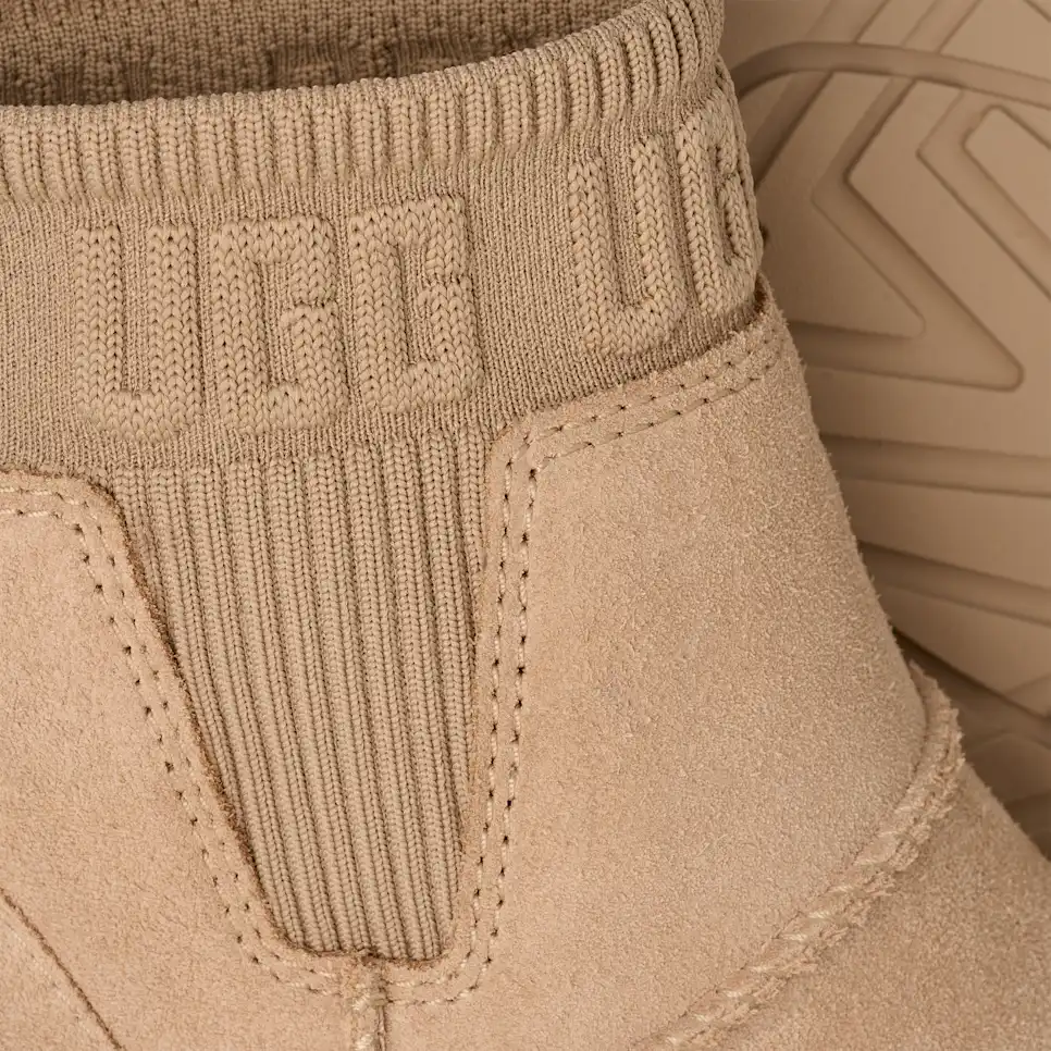 UGG Women's Moxy Chelsea