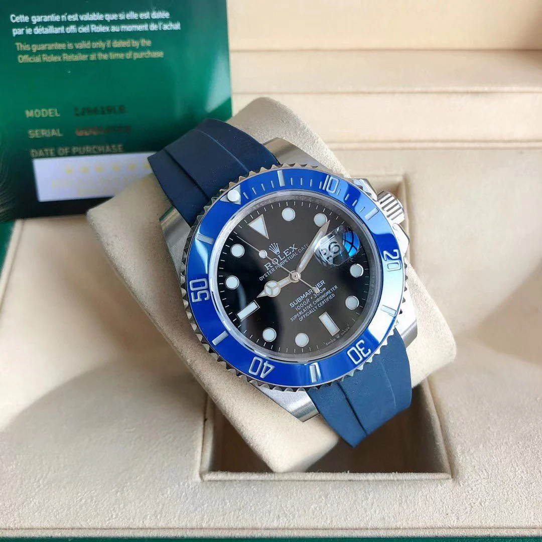 SUBMARINER DATE 41 BLUE BEZEL BLACK DIAL RUBBER STRAP
