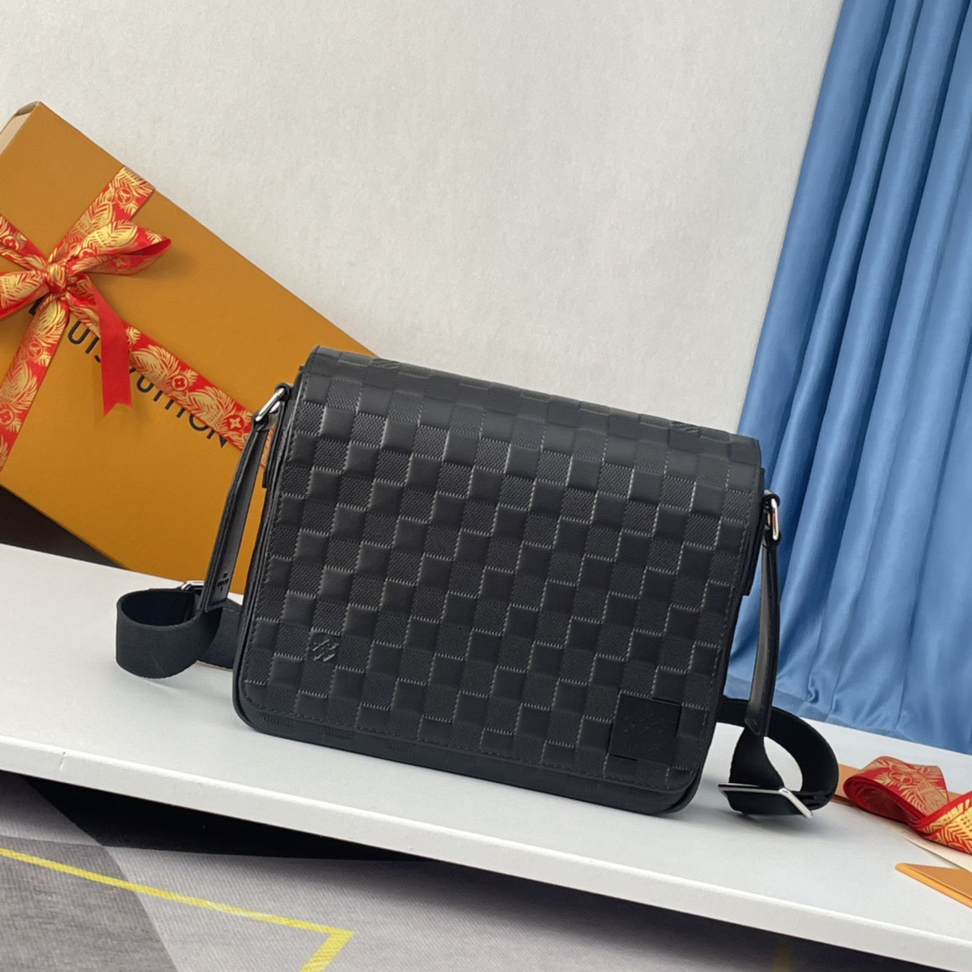 Louis Vuitton N42711 District Men Bags Size 26*20*7cm