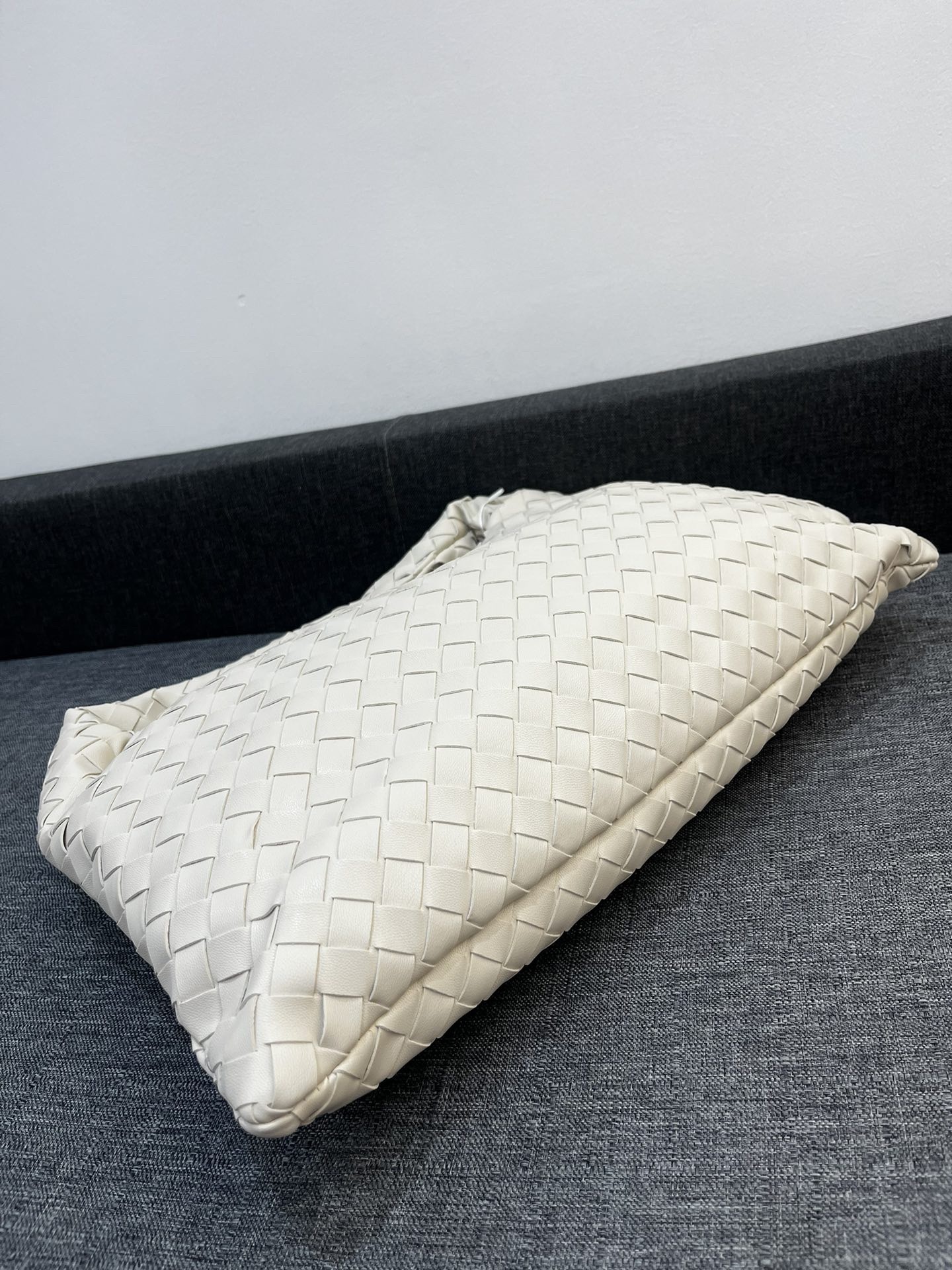 Bottega Veneta HO Shoulder Bags 40*24cm