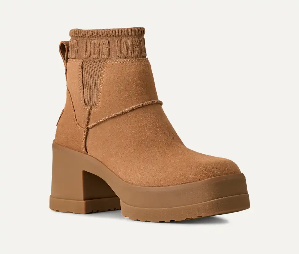 UGG Women's Moxy Chelsea