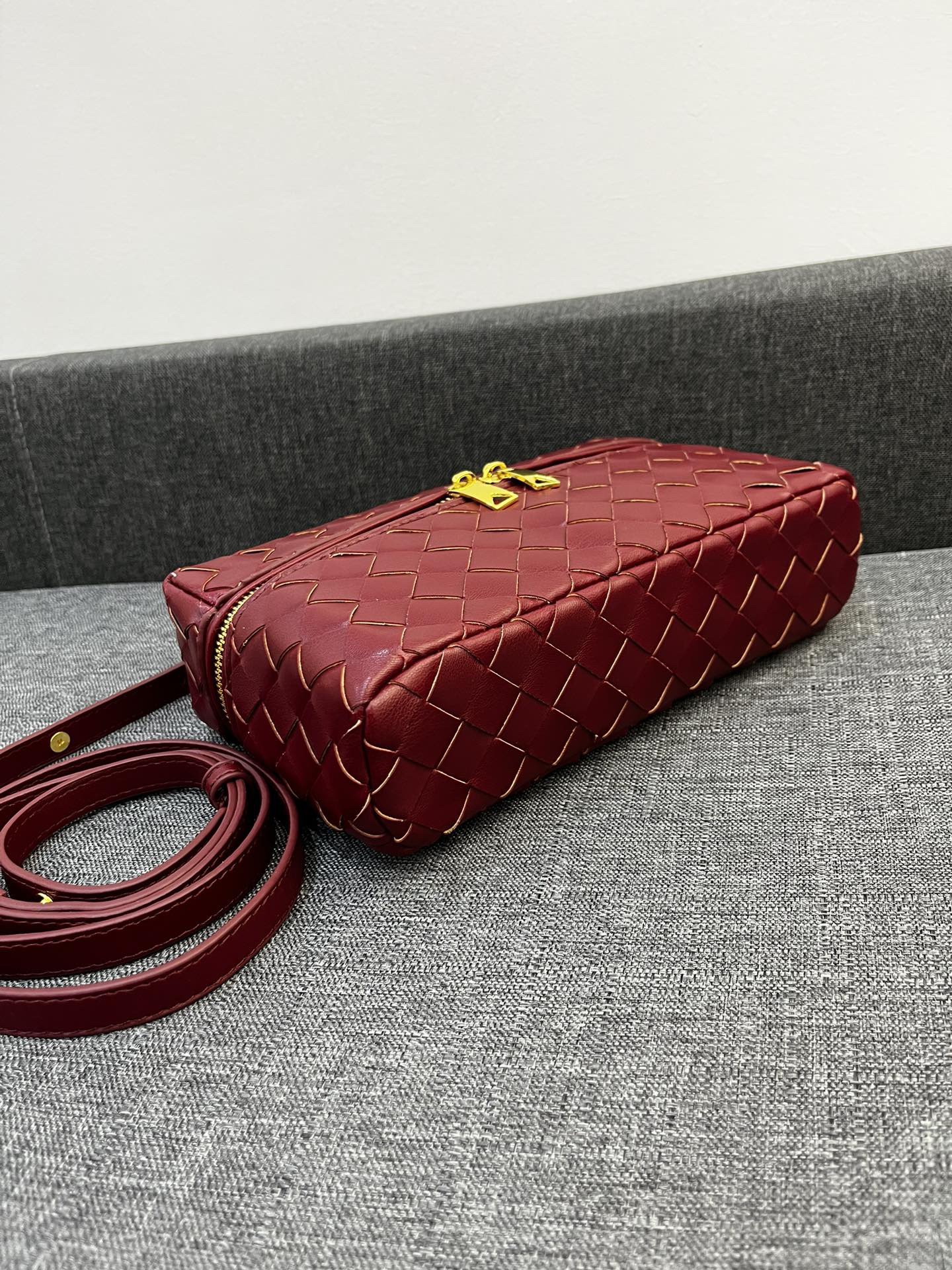 Bottega Veneta Vanity Case Shoulder Bags 24*13*6cm