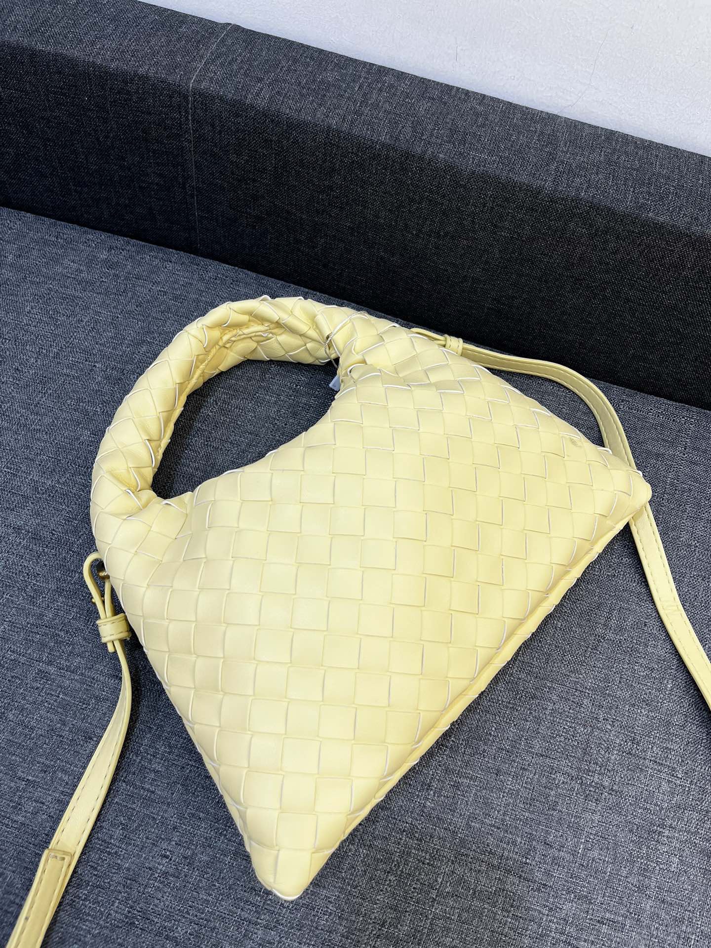 Bottega Veneta HO Shoulder Bags 28*17cm