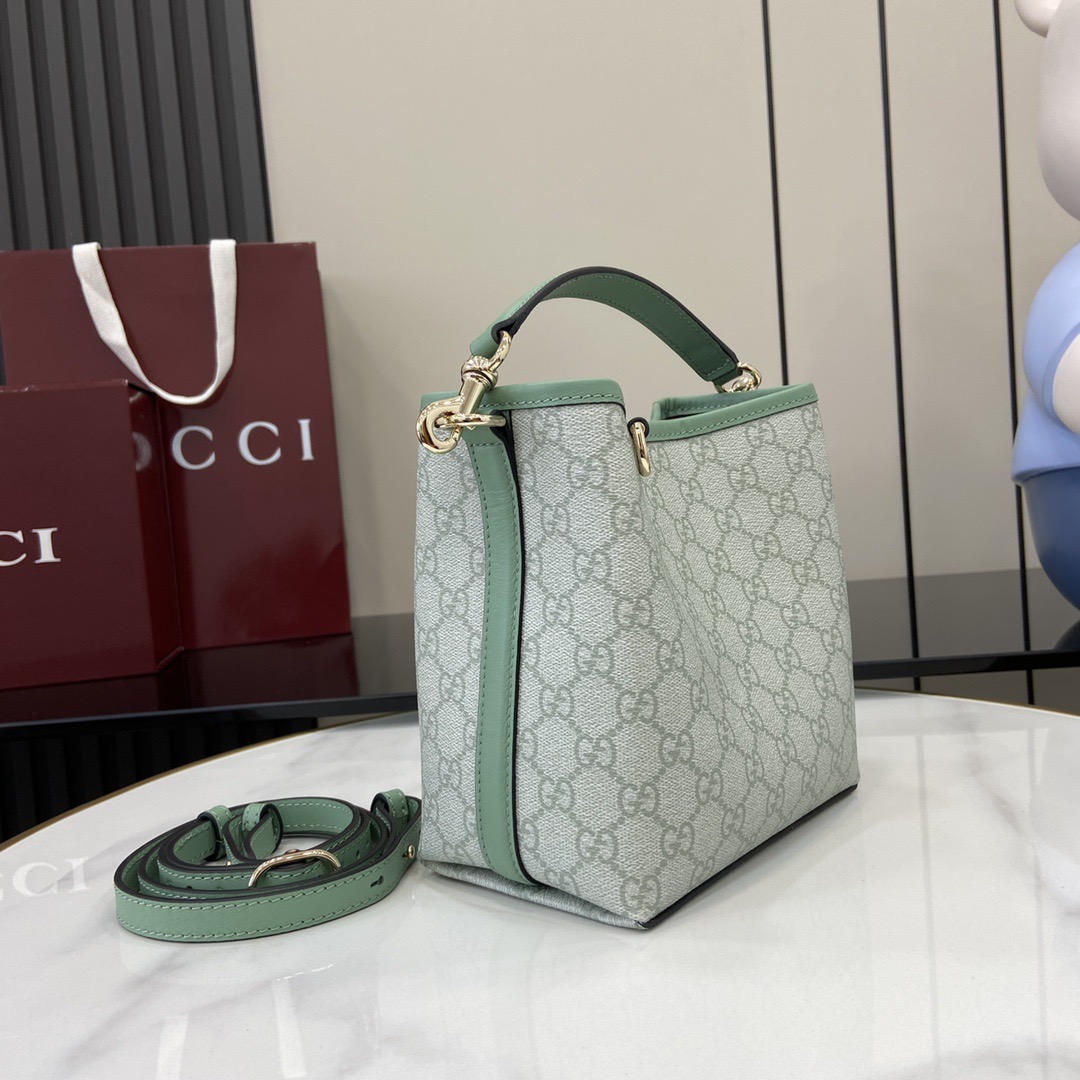 Gucci GG Emblem Women Shoulder Bags Size 20*18*11cm