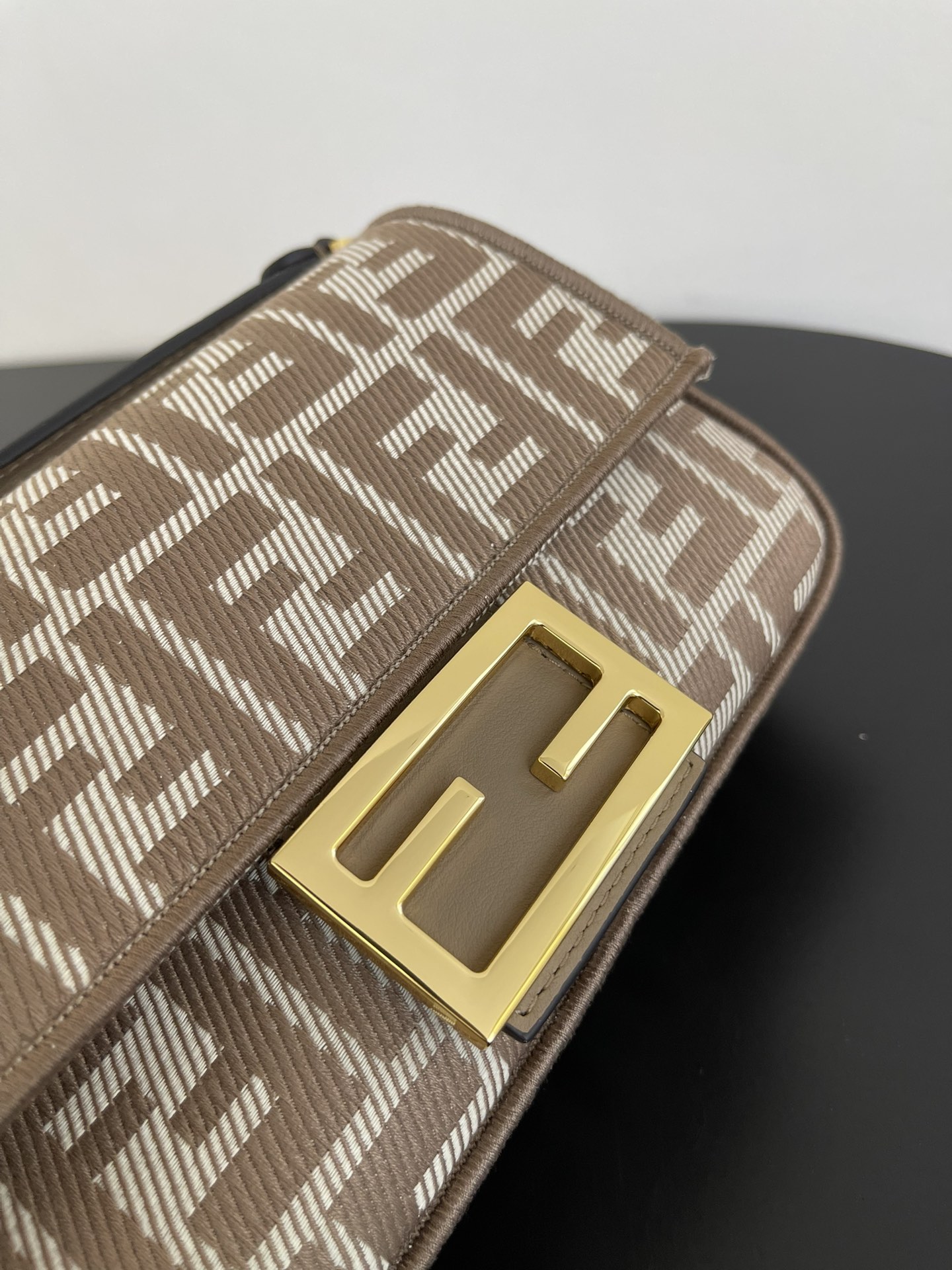 Fendi Baguette Shoulder Bags Small 19*10*4cm