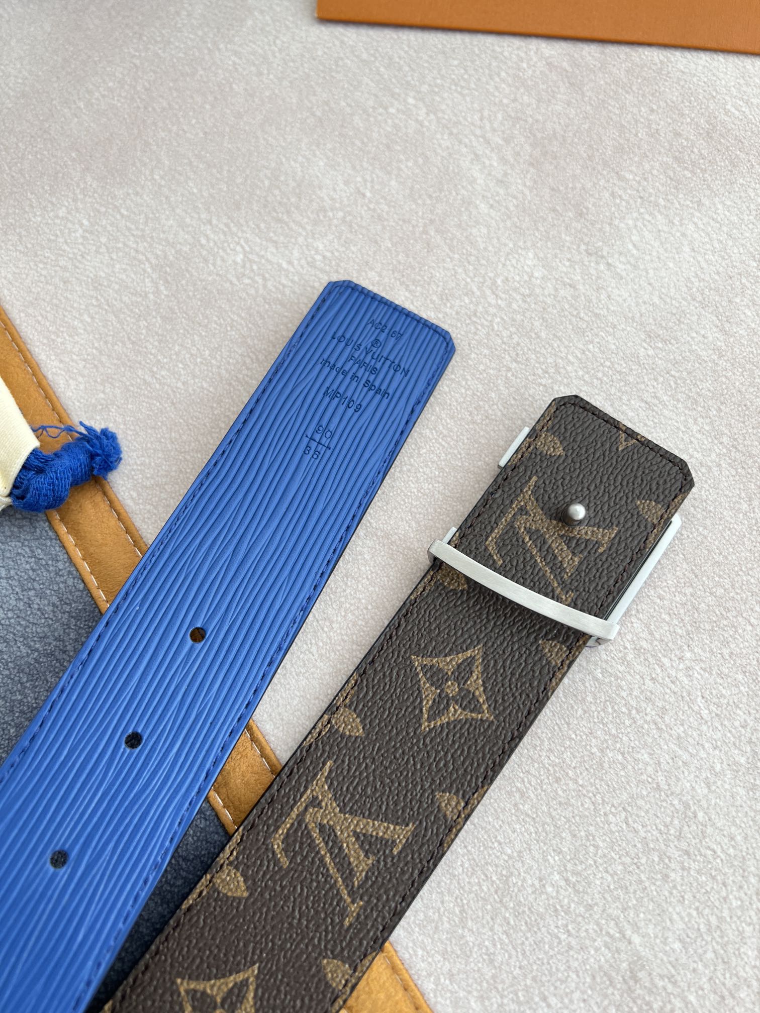 Louis Vuitton Men Belt Width 4cm